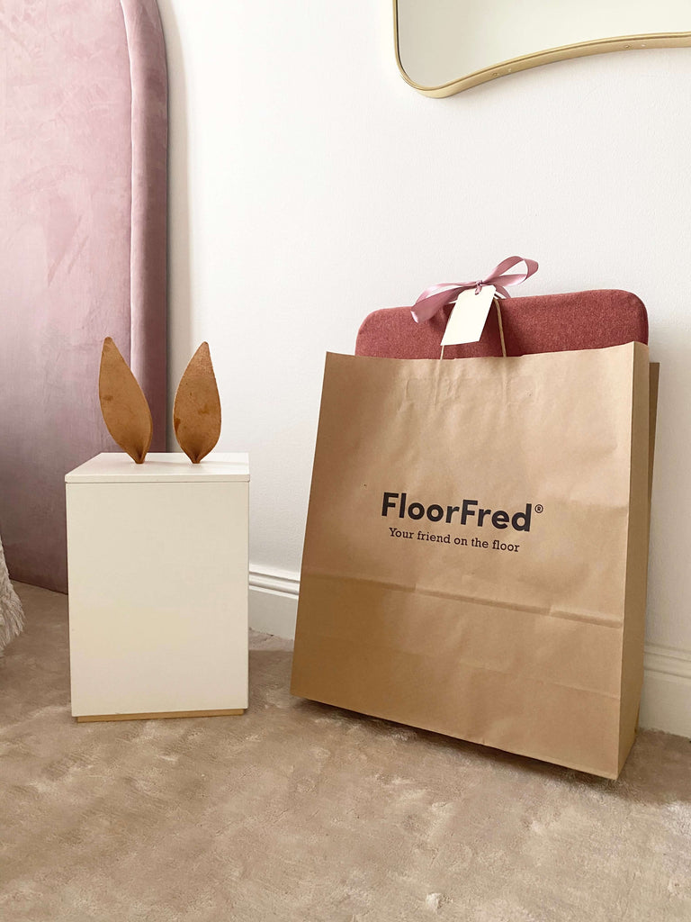 We offer free shipping within Europe. Get your FloorFred today!